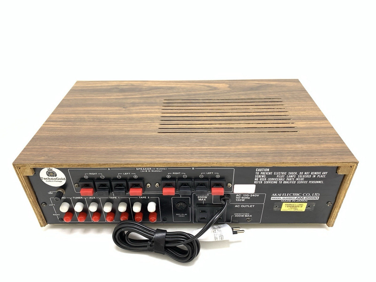 AKAI AM 2200 Stereo Integrated Amplifier 20+20 Watts RMS Vintage WORK Good Look