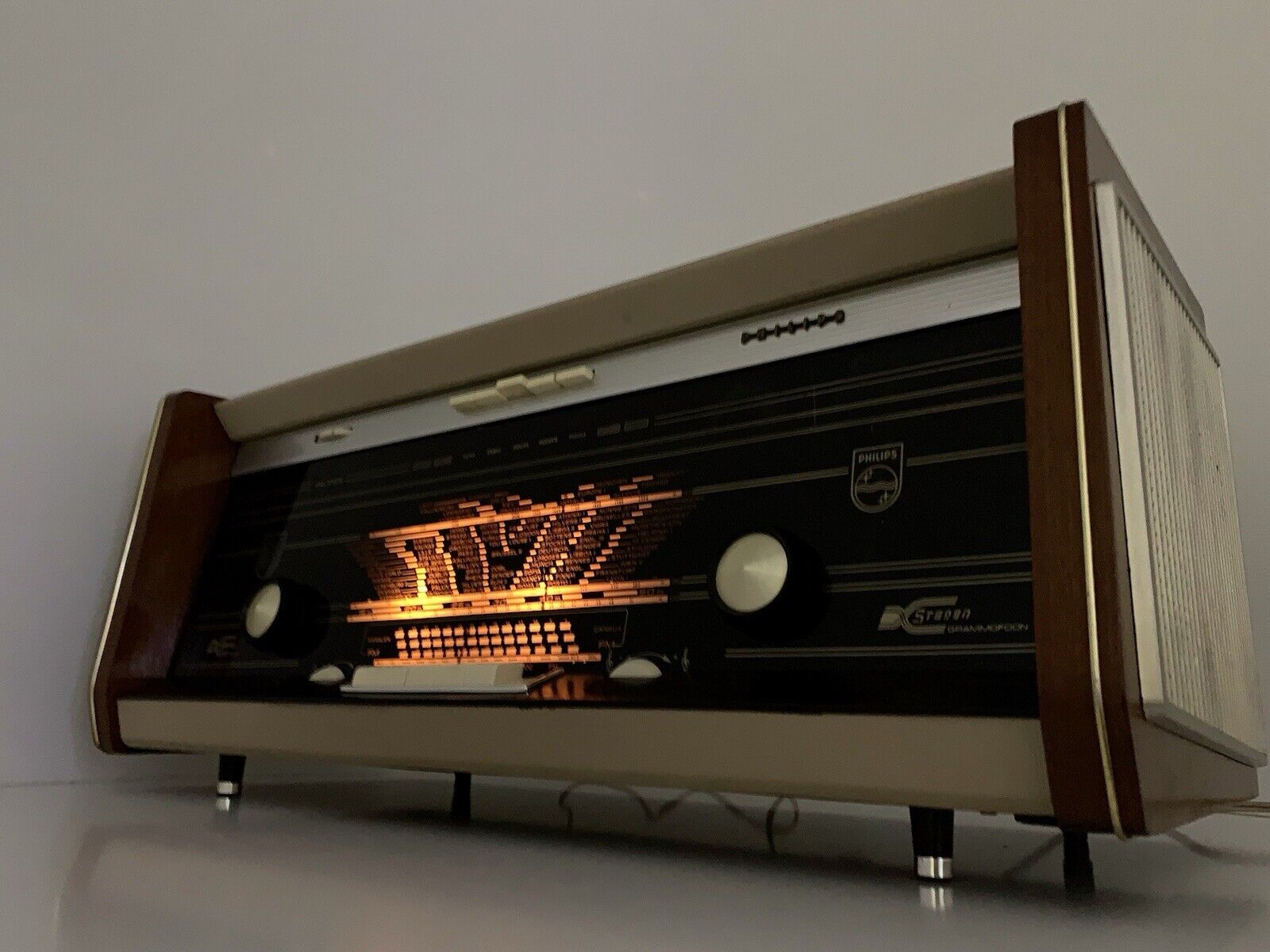 Radio PHILIPS B6X94A Eindhoven tubes FM Vaccum Tube Vintage 1959 WORK Good Look