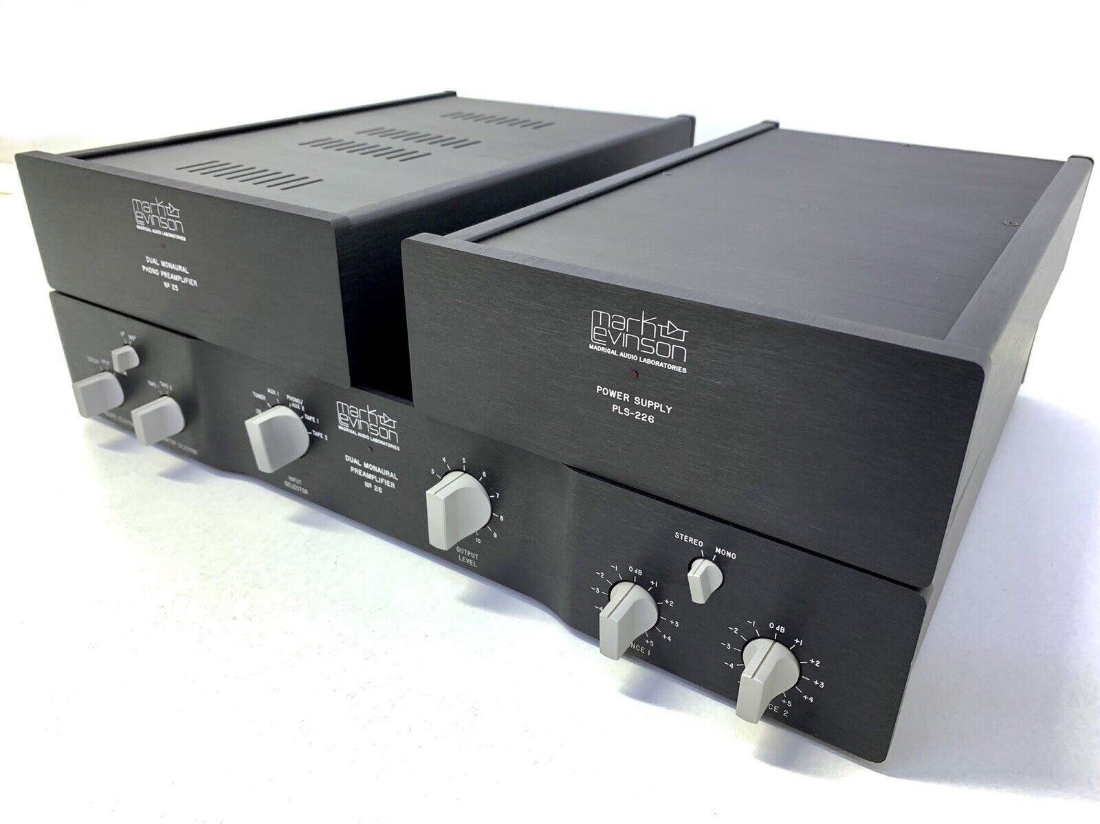 MARK LEVINSON N.26 Stereo Pre Amplifier + Pre Phono N.25 + Power Supply PLS-226