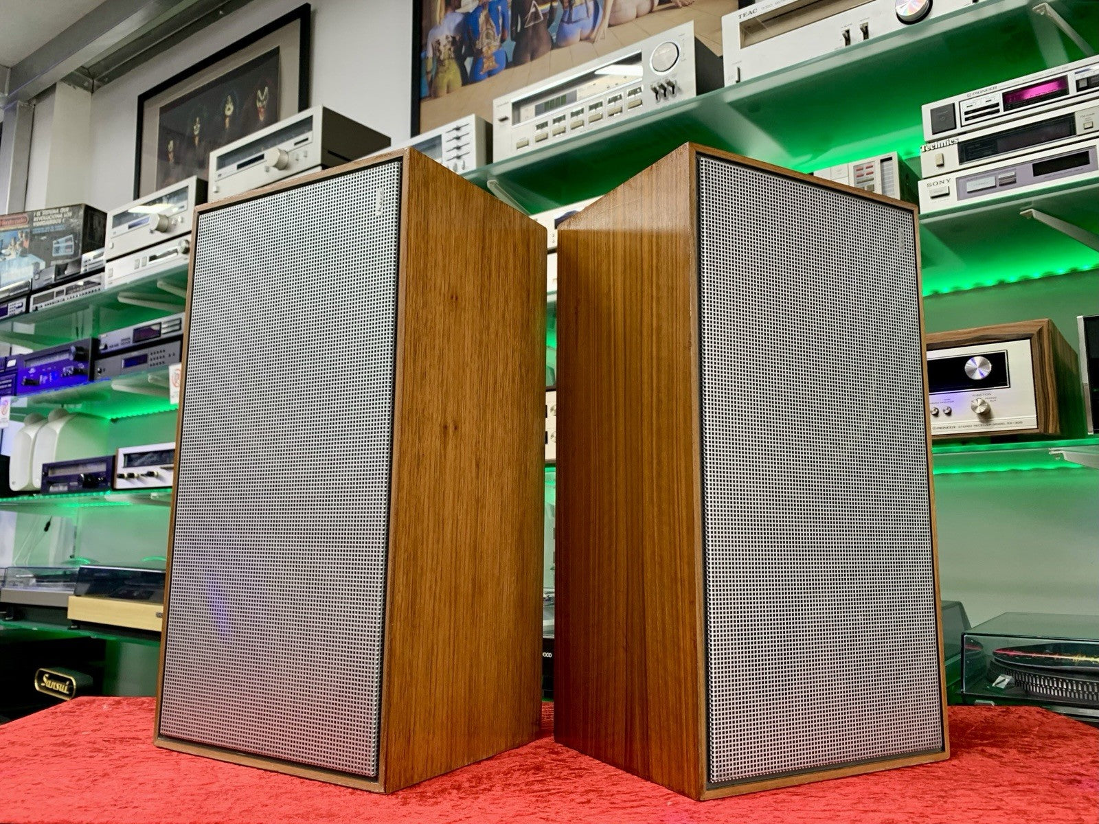 HECO Professional P 4001 Speakers 3 Way 40 Watts RMS Vintage 1971 WORK Good Look
