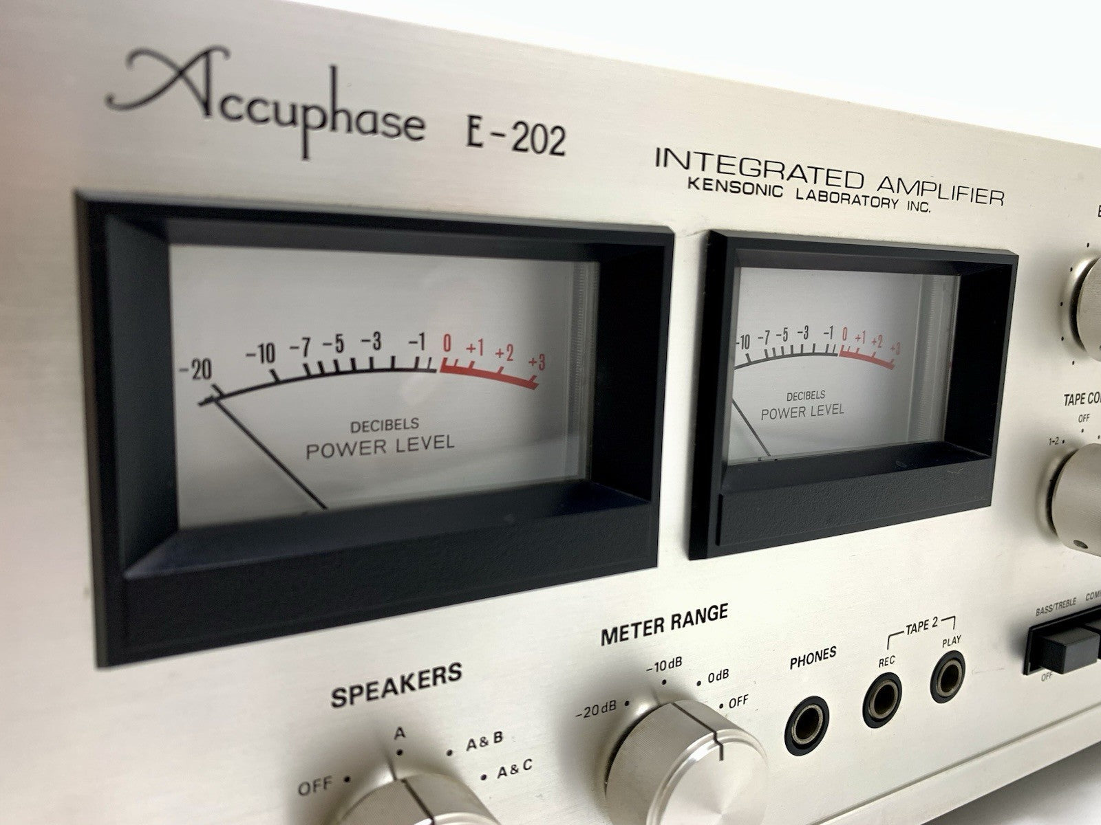 ACCUPHASE E 202 Stereo Hi End Amplifier 100+100 WRMS Vintage 1974 WORK Good Look
