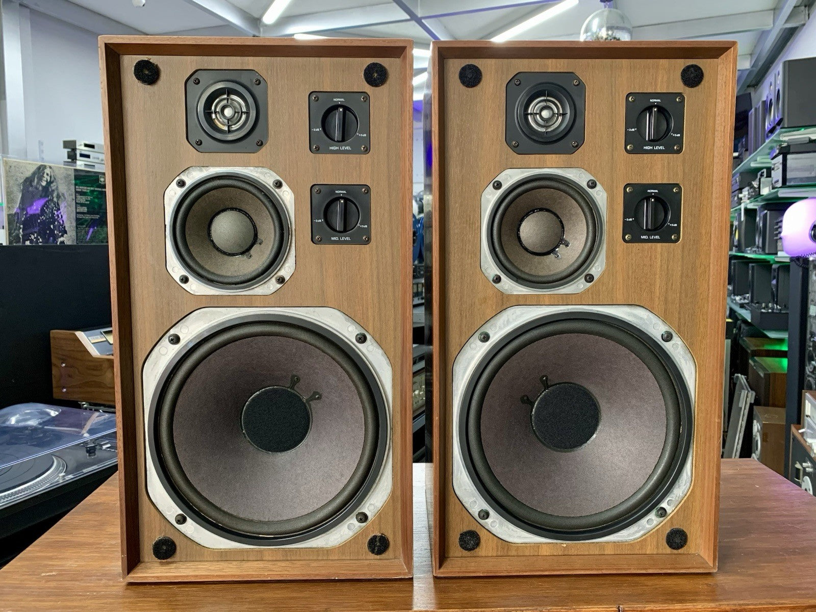 YAMAHA NS 650 Original 3 Way Japan Monitor Vintage 1970 Speakers Work Good Look