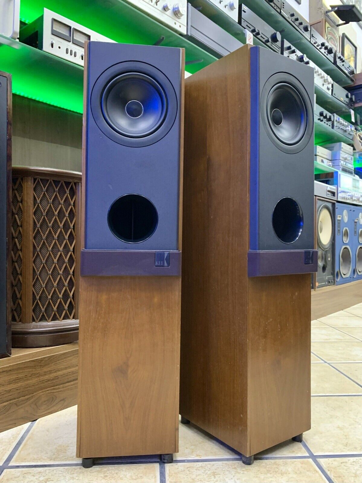 KEF REFERENCE SERIES Model 103/4S Hi End Vintage monitor Speaker 200 W Good Look