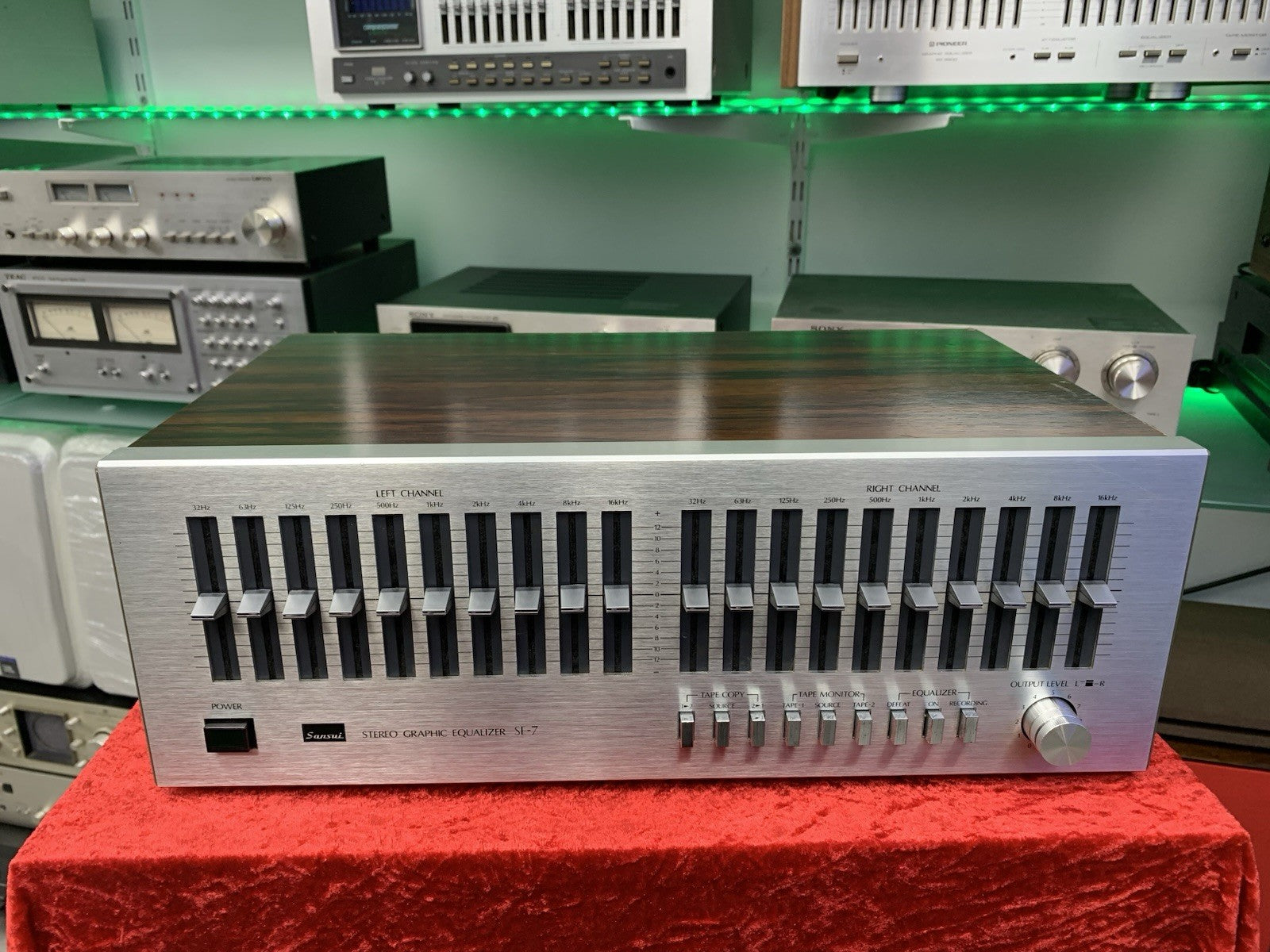 Sansui SE-7 Stereo Graphic Equalizer Vintage 1979 Wood Work Like New Good Look