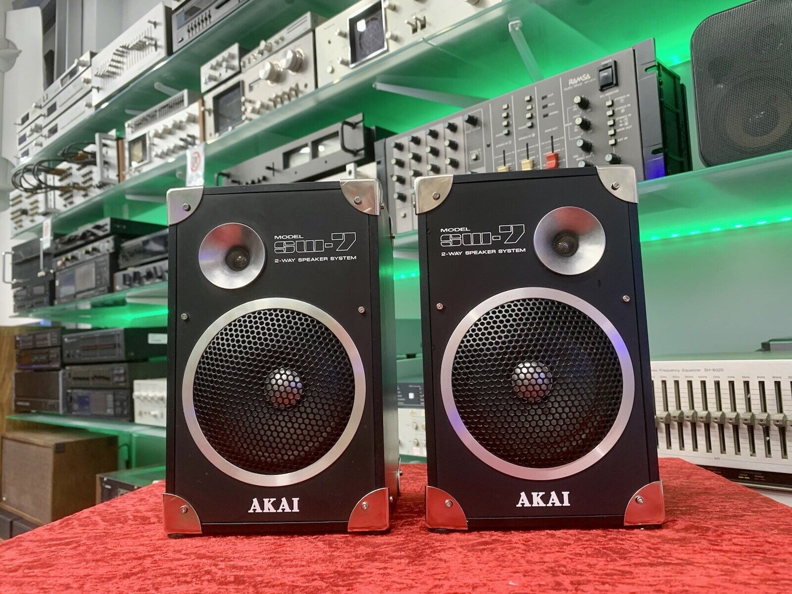 AKAI SW-7 Speaker 2 Way System 80 Watts Vintage Refurbished
