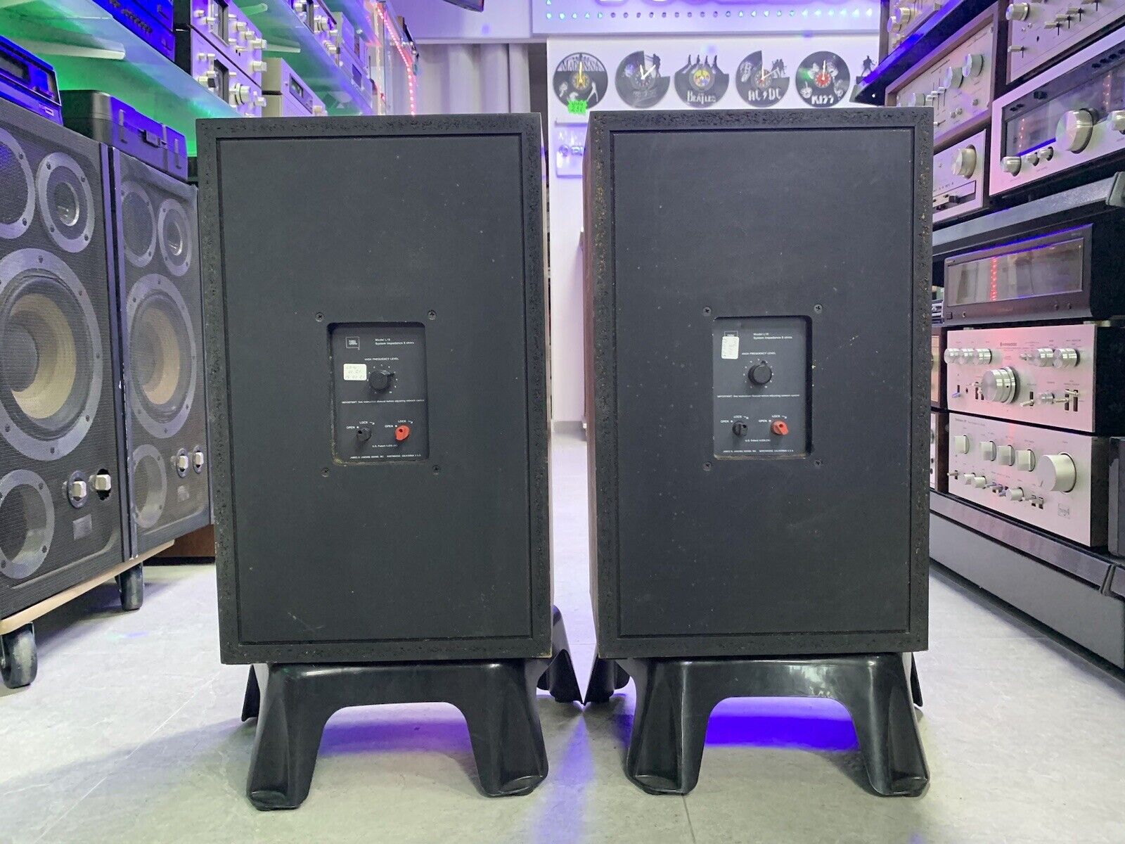 JBL L 19 Speakers 2 Way 35 Watts RMS Vintage 1977 Refurbished Work Good LOOK