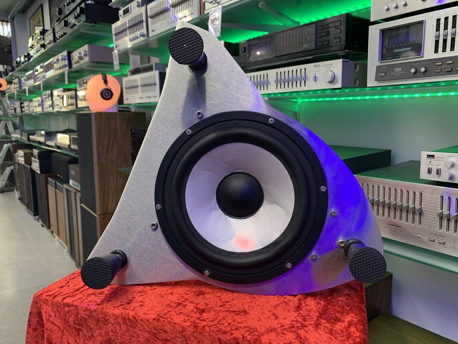 O'HEOCHA DSW 300 Very RARE ACTIVE SubWoofer Speakers 50 Watts RMS WORK Good Look