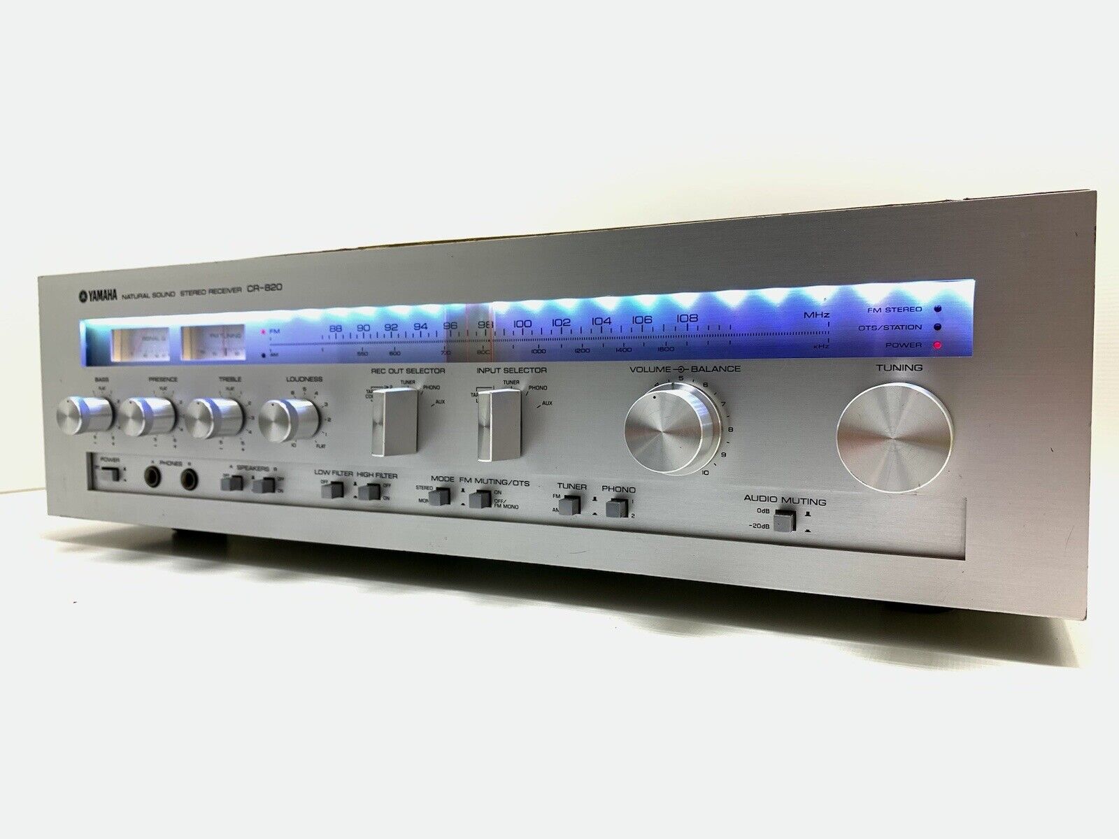 YAMAHA CR-820 AM FM Stereo Receiver 2 X 50 Watts RMS Vintage 1977 WORK Good Look