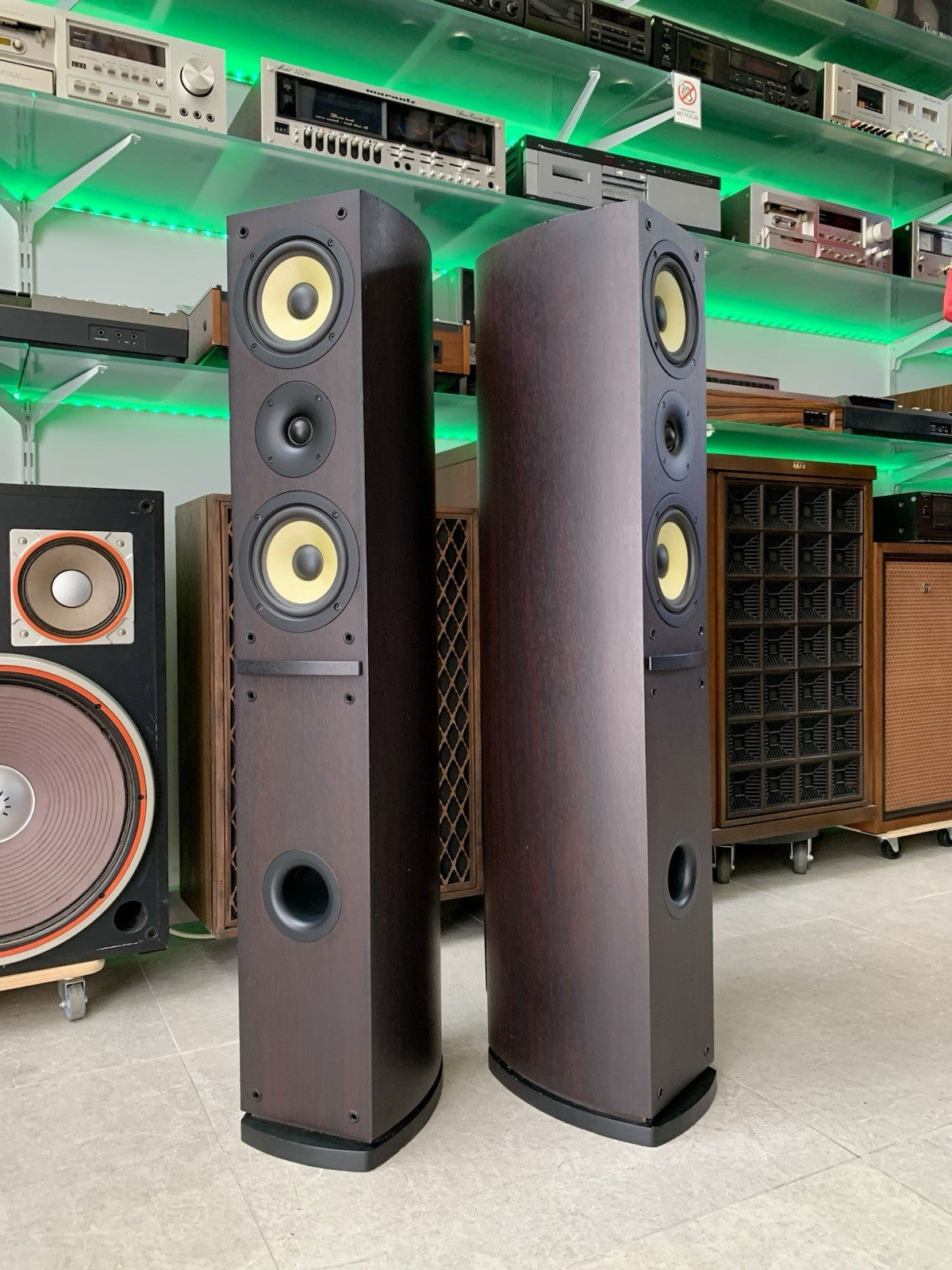 PIONEER S HS520V W Bass Reflex Bi-Wire Vintage Speakers 180 Watts Work Good Look