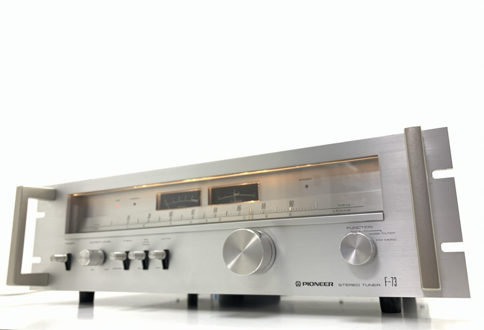 PIONEER F 73 AM/FM 76-108MHz Stereo Analogue Tuner Vintage 1980 WORK Good Look