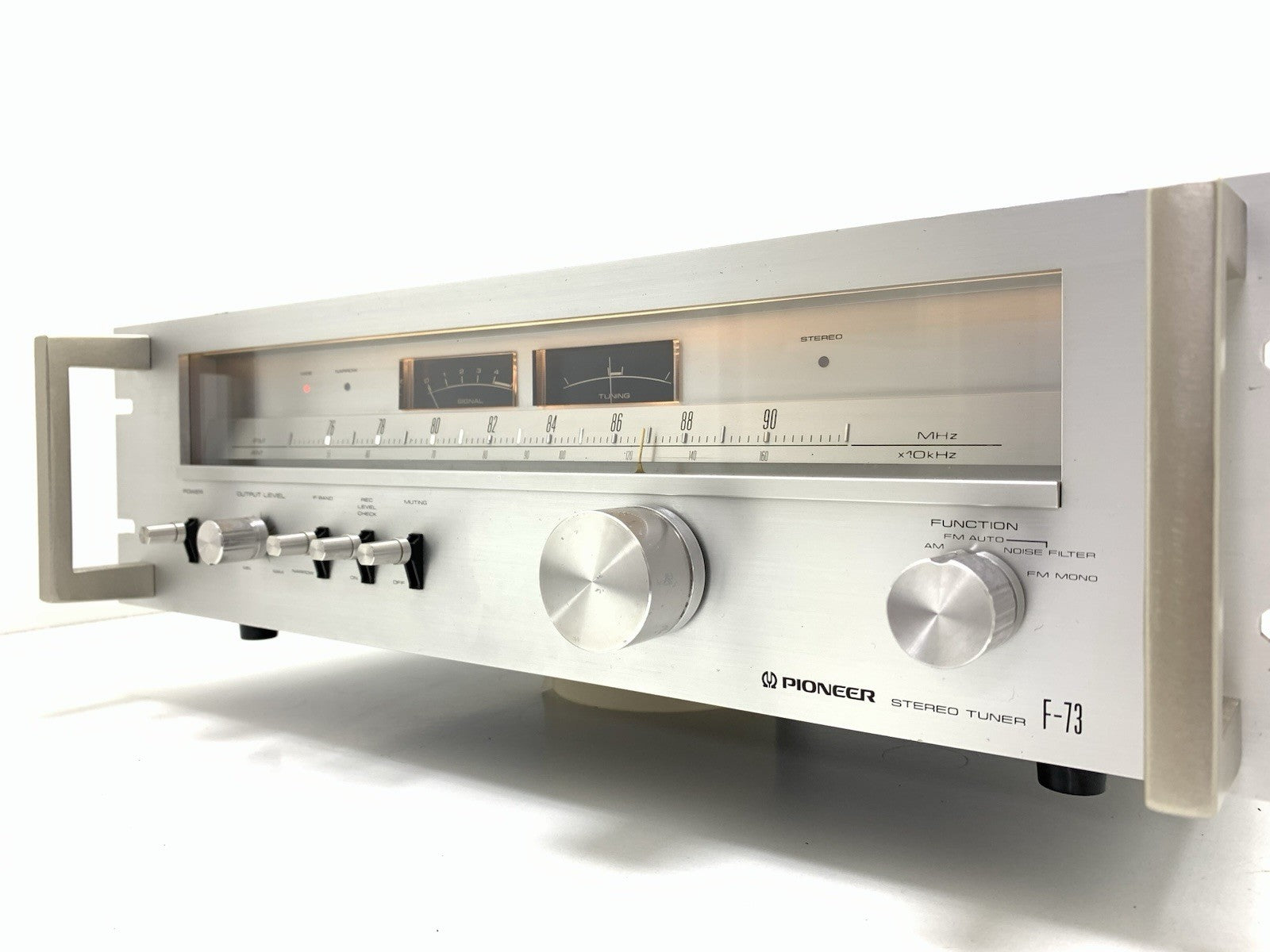 PIONEER F 73 AM/FM 76-108MHz Stereo Analogue Tuner Vintage 1980 WORK Good Look