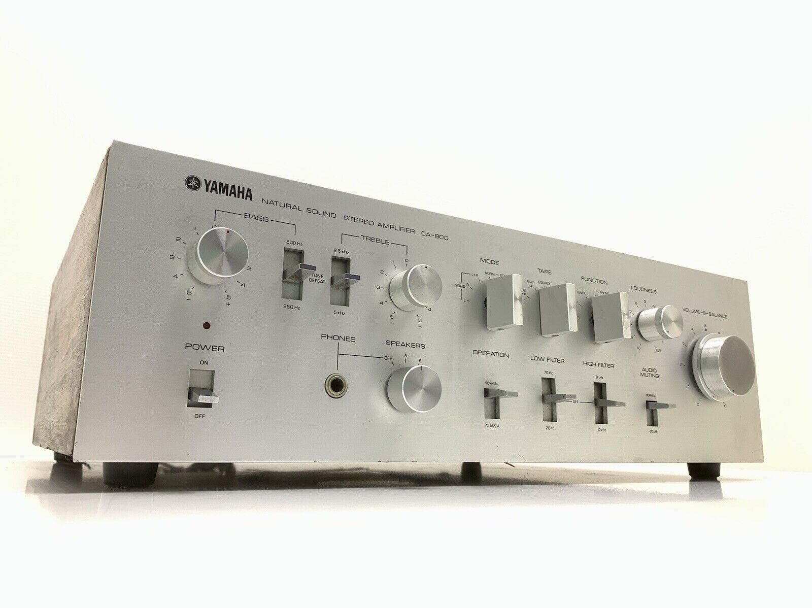 YAMAHA CA-800 Integrated Stereo Amplifier 2X 45 Watts RMS Vintage 1976 Good Look