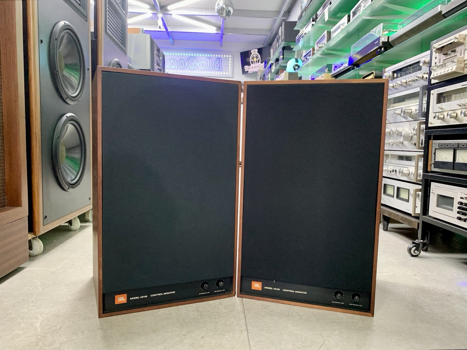 JBL 4311B LEGENDARY Studio Monitor Speakers Vintage 1975 Original WORK Perfect