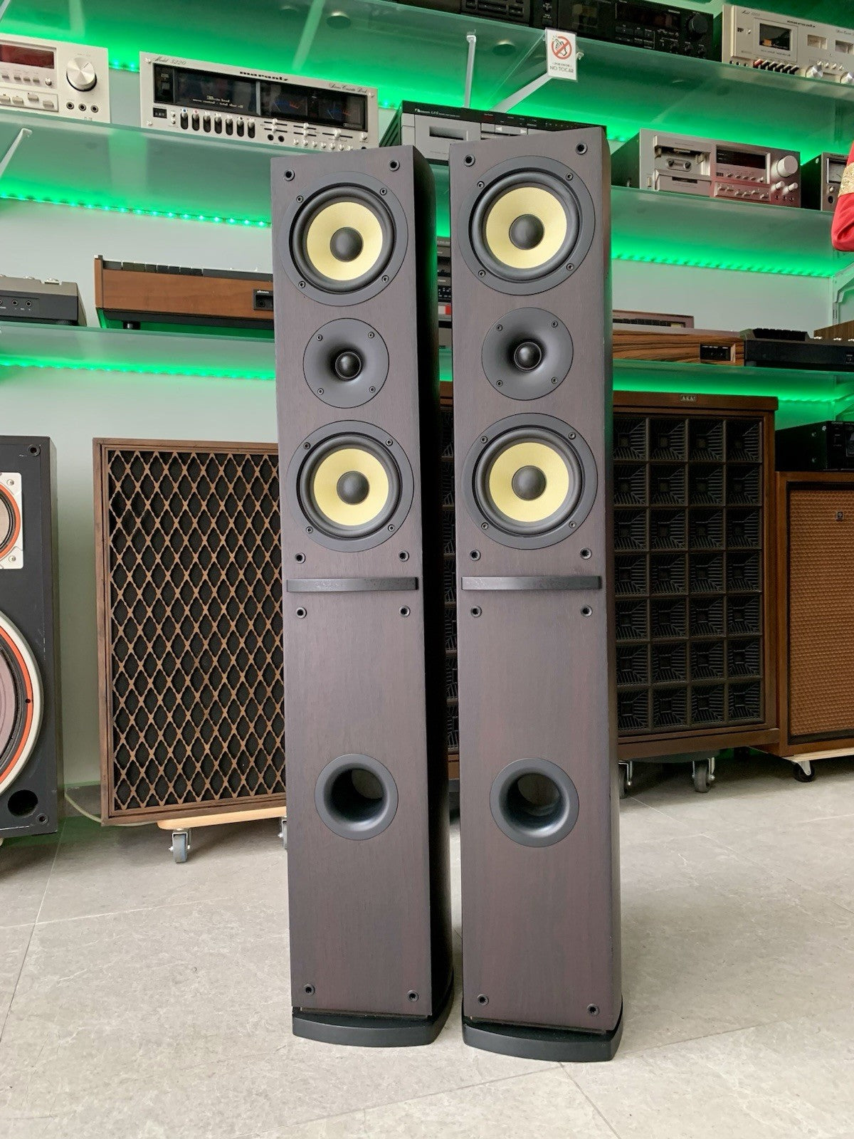 PIONEER S HS520V W Bass Reflex Bi-Wire Vintage Speakers 180 Watts Work Good Look