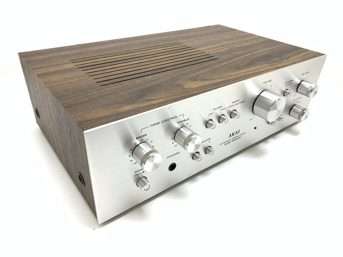 AKAI AM 2200 Stereo Integrated Amplifier 20+20 Watts RMS Vintage WORK Good Look