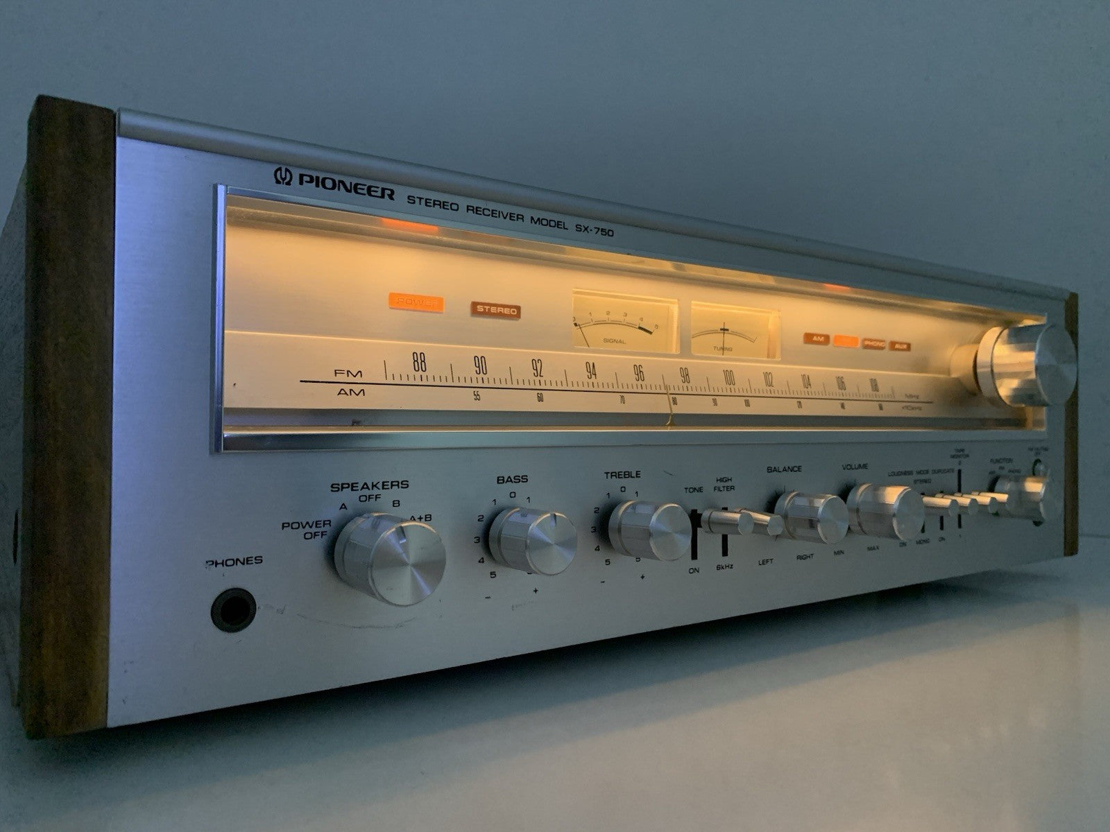 PIONEER SX 750 AM FM Stereo Receiver 50+50 Watts RMS Vintage 1976 WORK Good LOOK