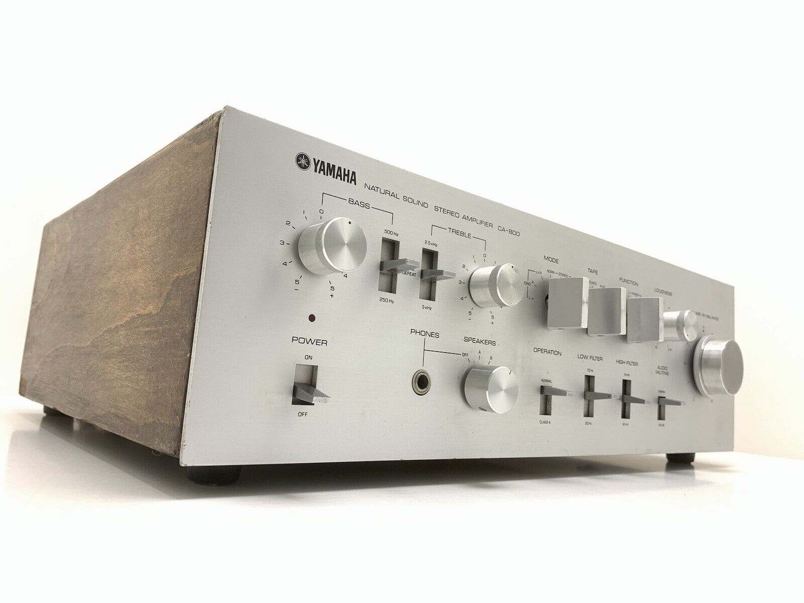 YAMAHA CA-800 Integrated Stereo Amplifier 2X 45 Watts RMS Vintage 1976 Good Look