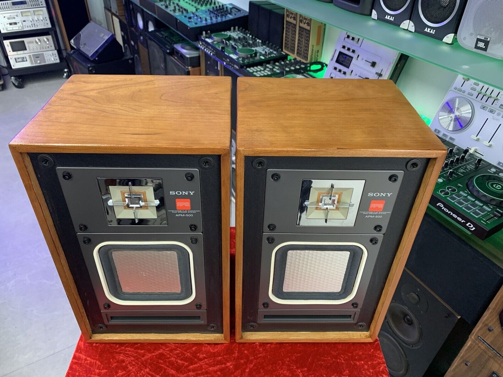 SONY APM 500 Speaker 2 Way System 50 Watts Vintage NEW WOOD BOX Good Look