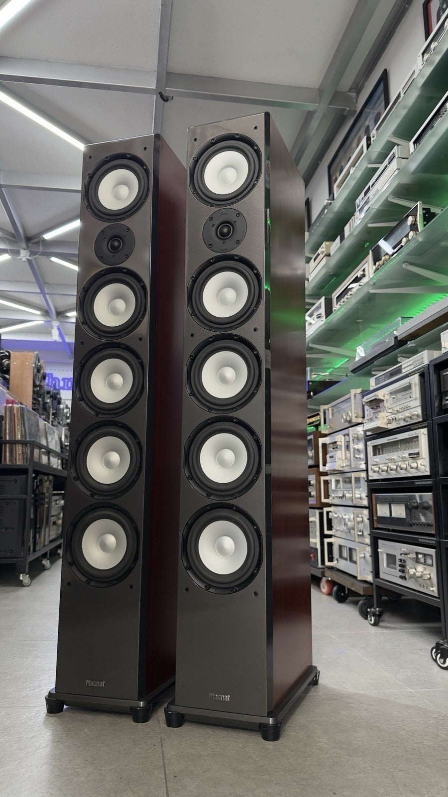 MAGNAT QUANTUM 908 High End 6 Speakers 3Way 320 Watts RMS Vintage WORK Good Look