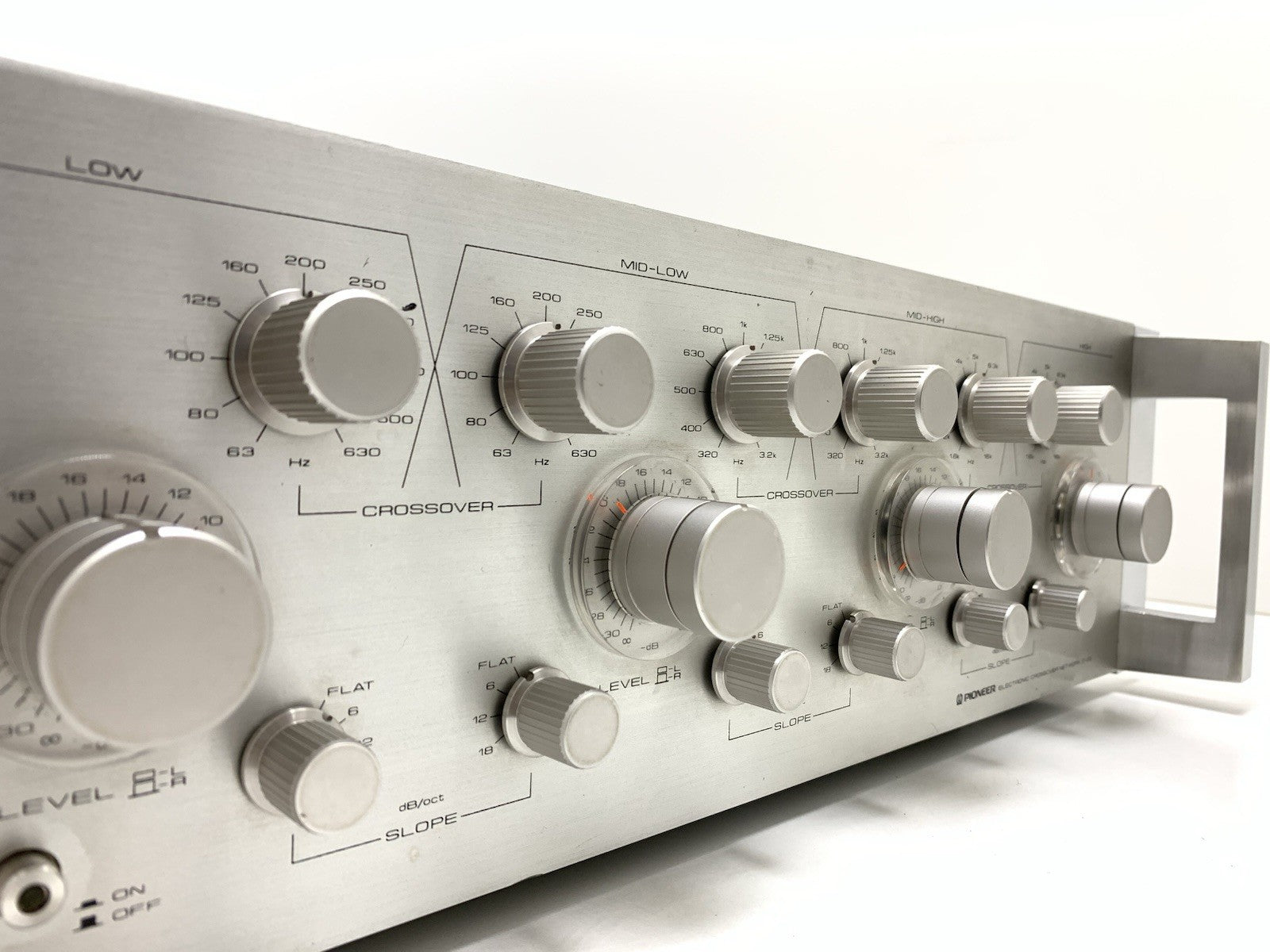 PIONEER D 23 Professional ELECTRONIC CROSSOVER with HANDLES 4 Way WORK Good Look