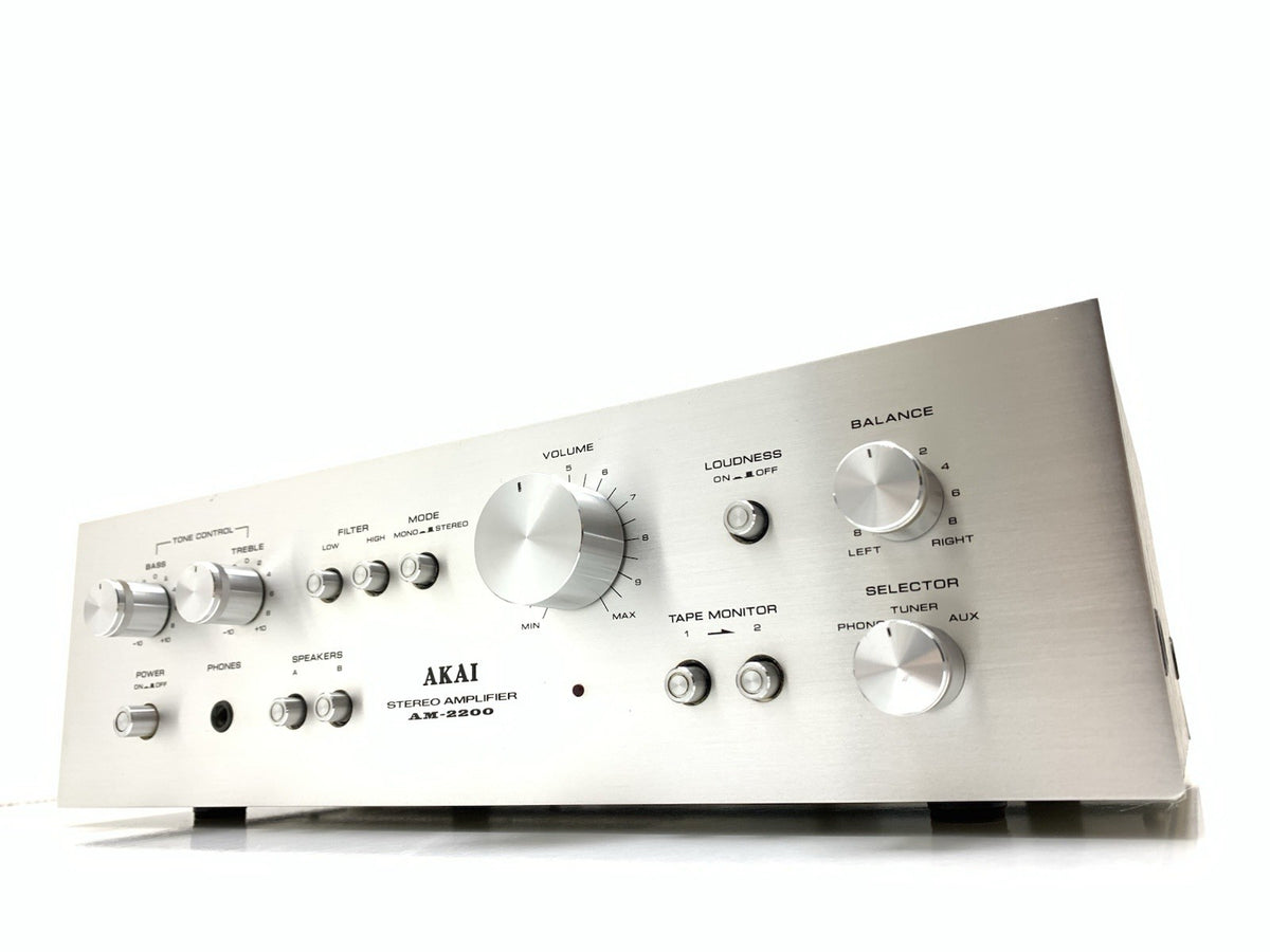 AKAI AM 2200 Stereo Integrated Amplifier 20+20 Watts RMS Vintage WORK Good Look