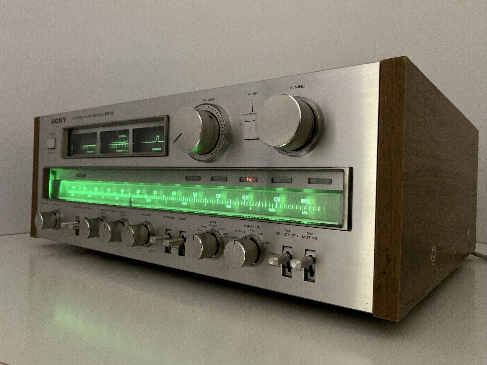 SONY STR V6 Stereo Monster Receiver 2X 115 WRMS Vintage 1978 REFURBISH Good Look