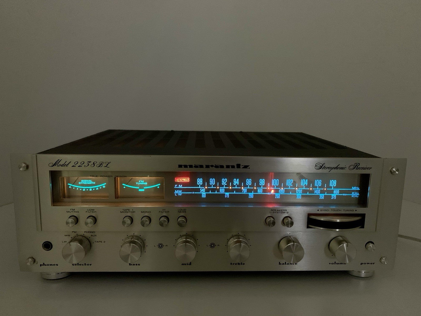 MARANTZ 2238BL Stereo Receiver 2X 42 Watts RMS Vintage 1977 RARE WORK Good Look