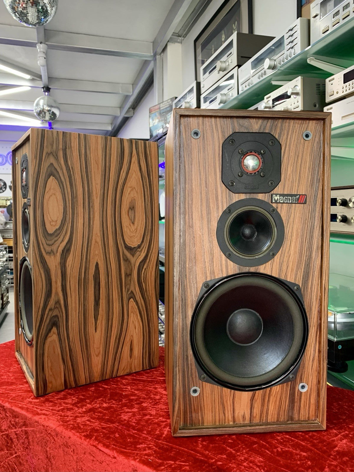 MAGNAT CONCEPT 3 High End Speakers 3 Way 80Watts RMS Vintage 1990 WORK Good Look