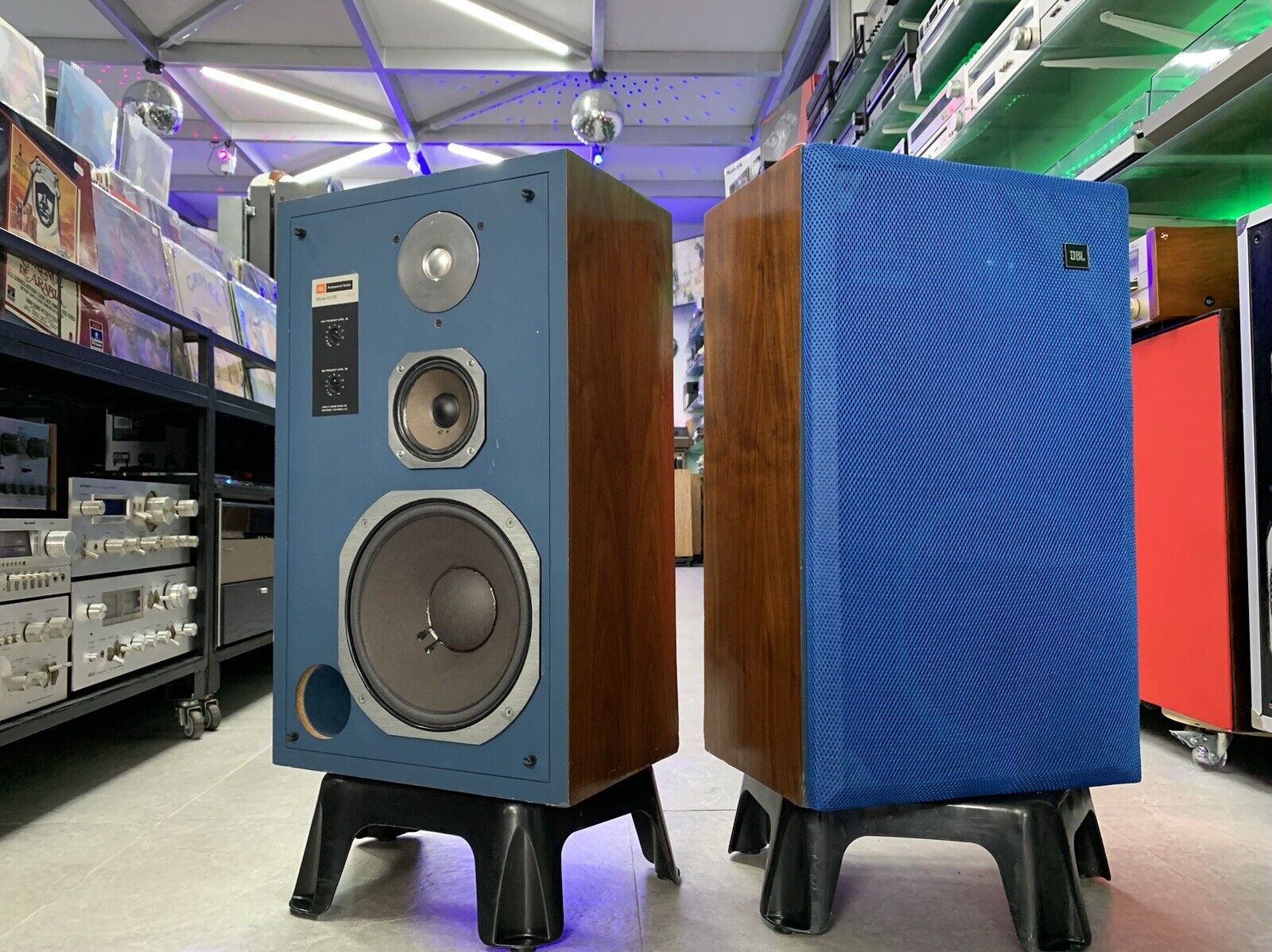 JBL 4313B LEGENDARY Studio Monitor Speakers Vintage 1980 Original Work Good Look