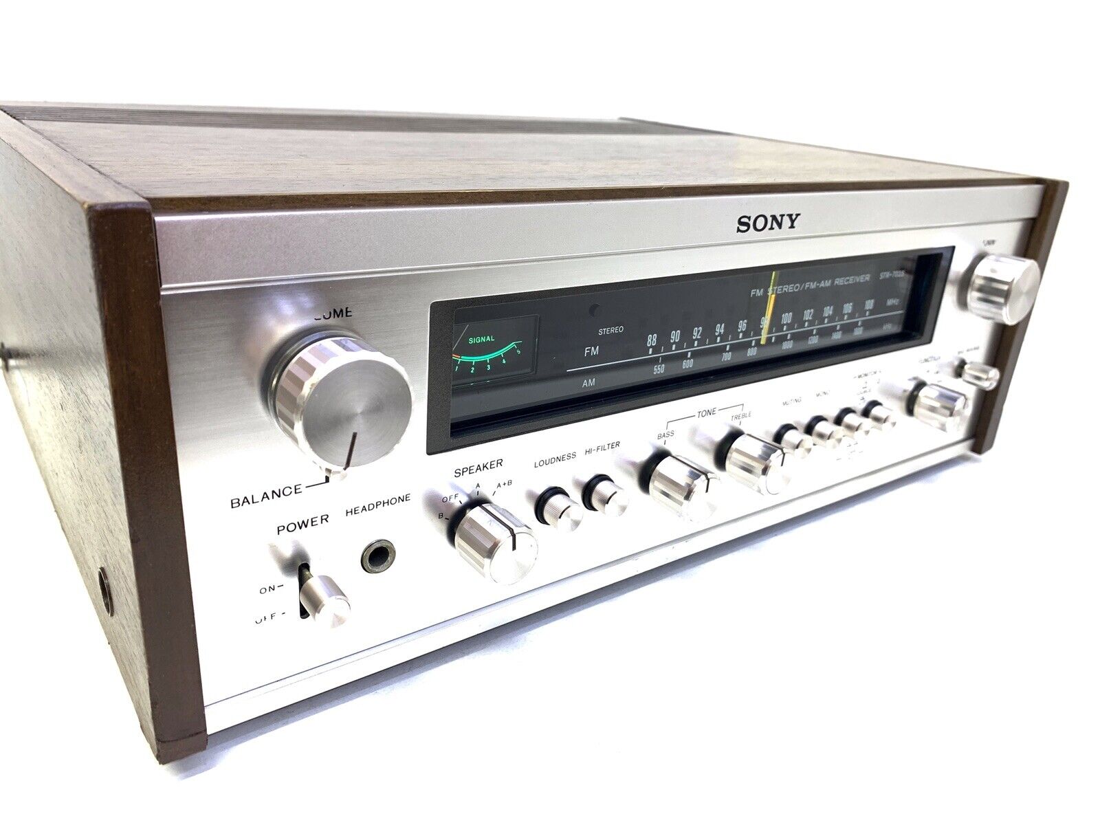 SONY STR-7025 Stereo Receiver 36 Watts RMS Vintage 1974 Refurbished Good Look