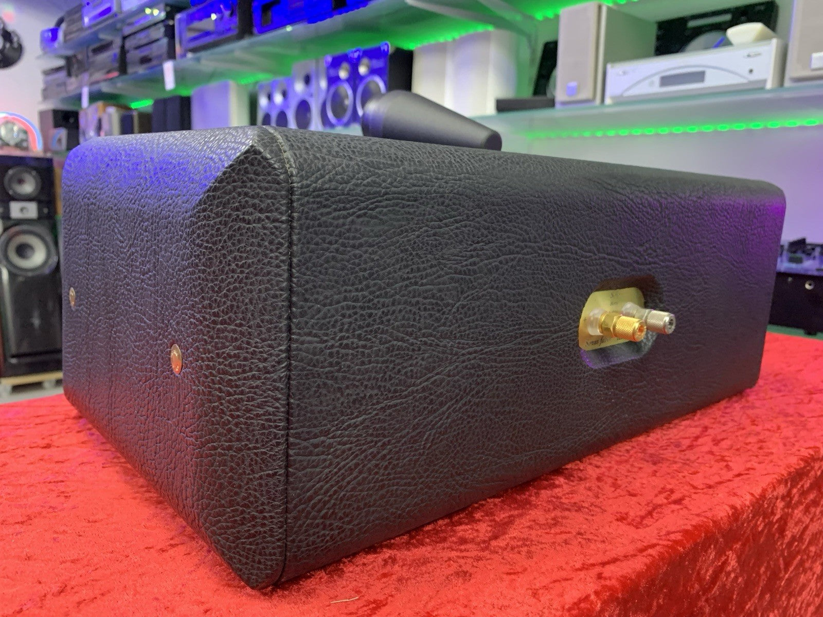 SONUS FABER SOLO HOME Center Speaker 200 Watts RMS High End Work Good Look