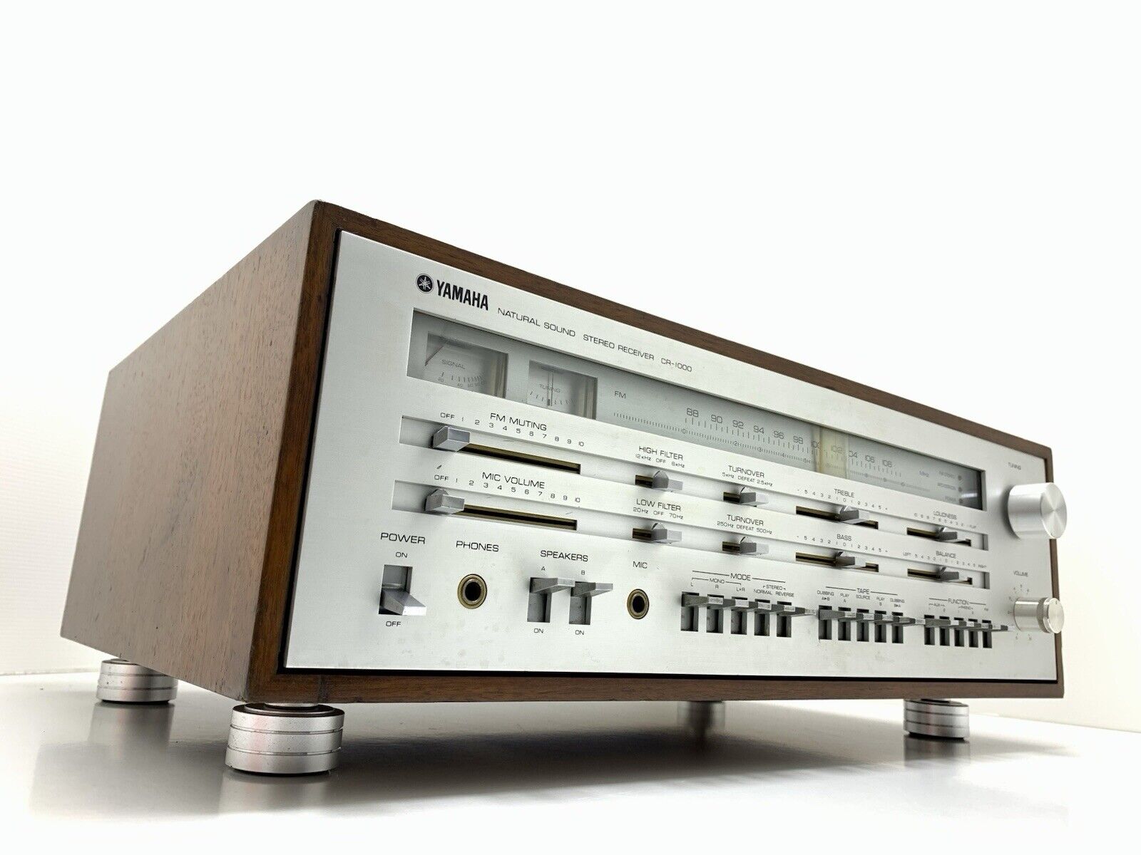 YAMAHA CR-1000 FM Stereo Receiver 70+70W RMS Vintage 1974 Refurbished Good Look