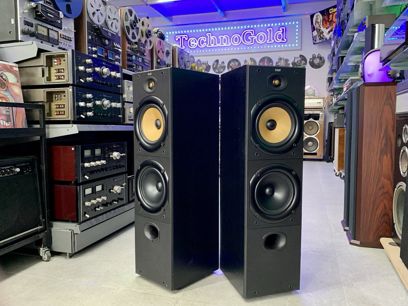 BOWERS & WILKINS B&W DM 603 Speakers 2,5 Way 120 Watts RMS Hi End WORK Good Look