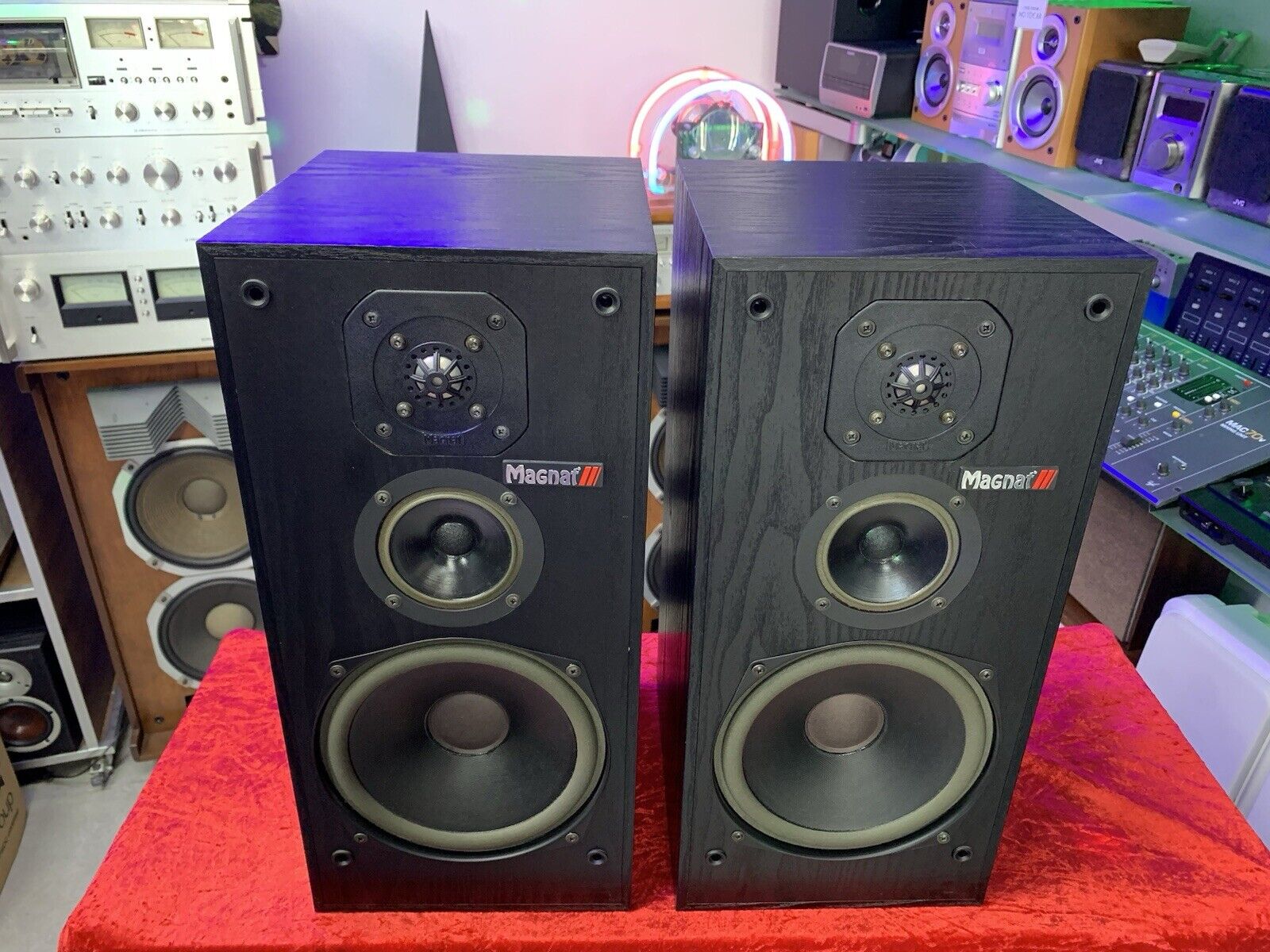 MAGNAT CONCEPT 3 Speaker 3 Way 130 Watts RMS Vintage WORK Good Look