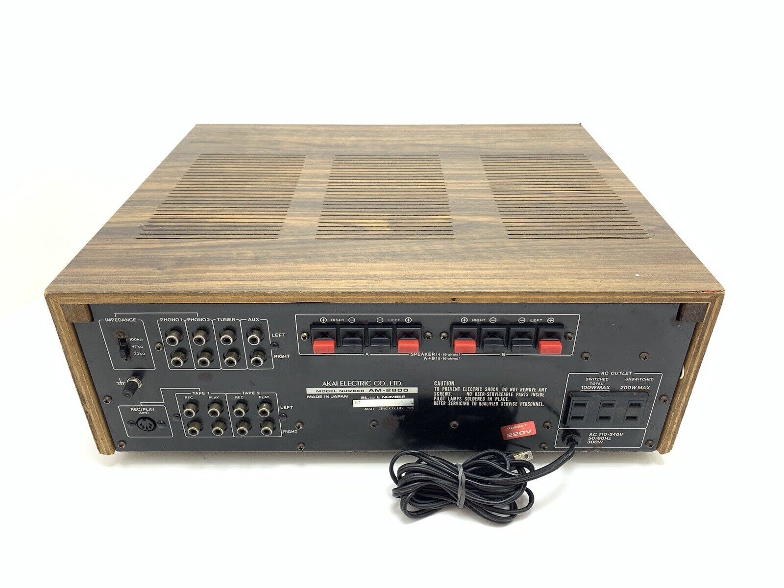 AKAI AM-2800 Stereo Amplifier 160 Watts RMS Vintage 1976 Working 100% Good Look
