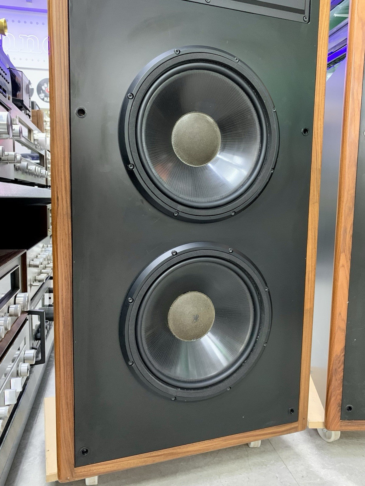 INFINITY IRS DELTA GAMMA Legendary  Speakers Vintage 1987 Refurbished Good LOOK