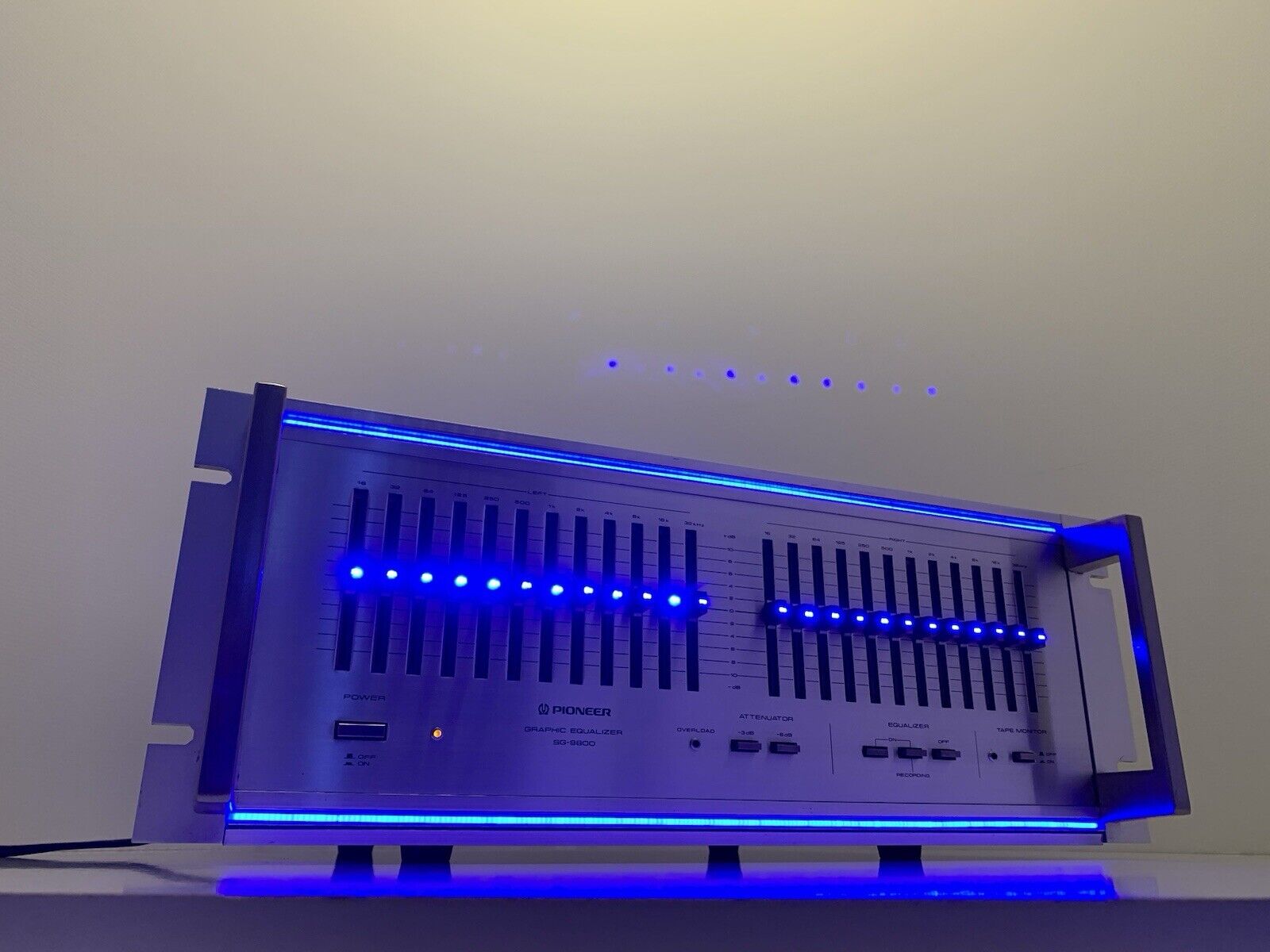 PIONEER SG 9800 RARE SPEC RACK Graphic Equalizer BLUE LED Vintage Work Like New