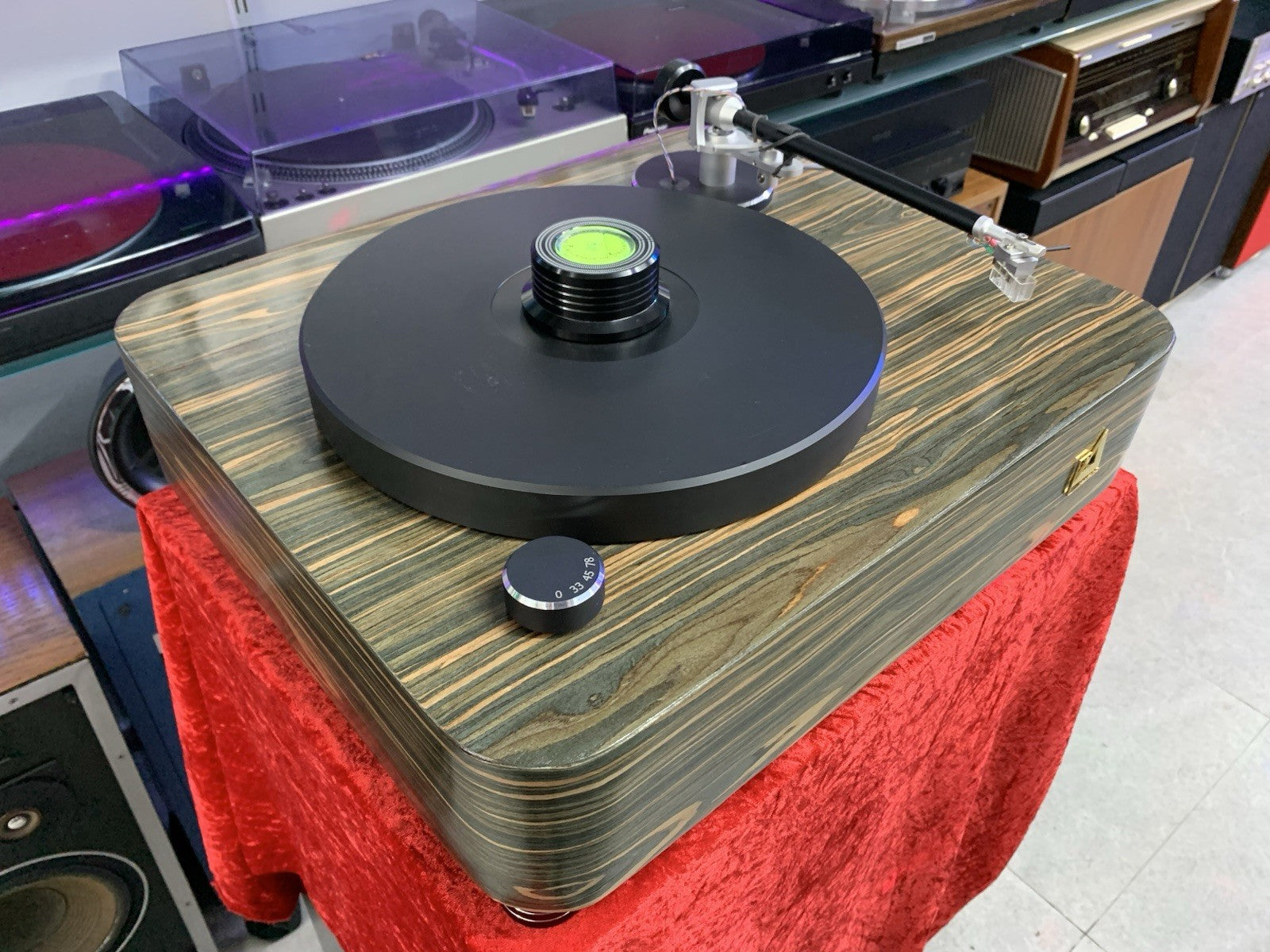 CLEARAUDIO Turntable Concept EXCLUSIVE Record Player Palo Sandro Wood Good Look