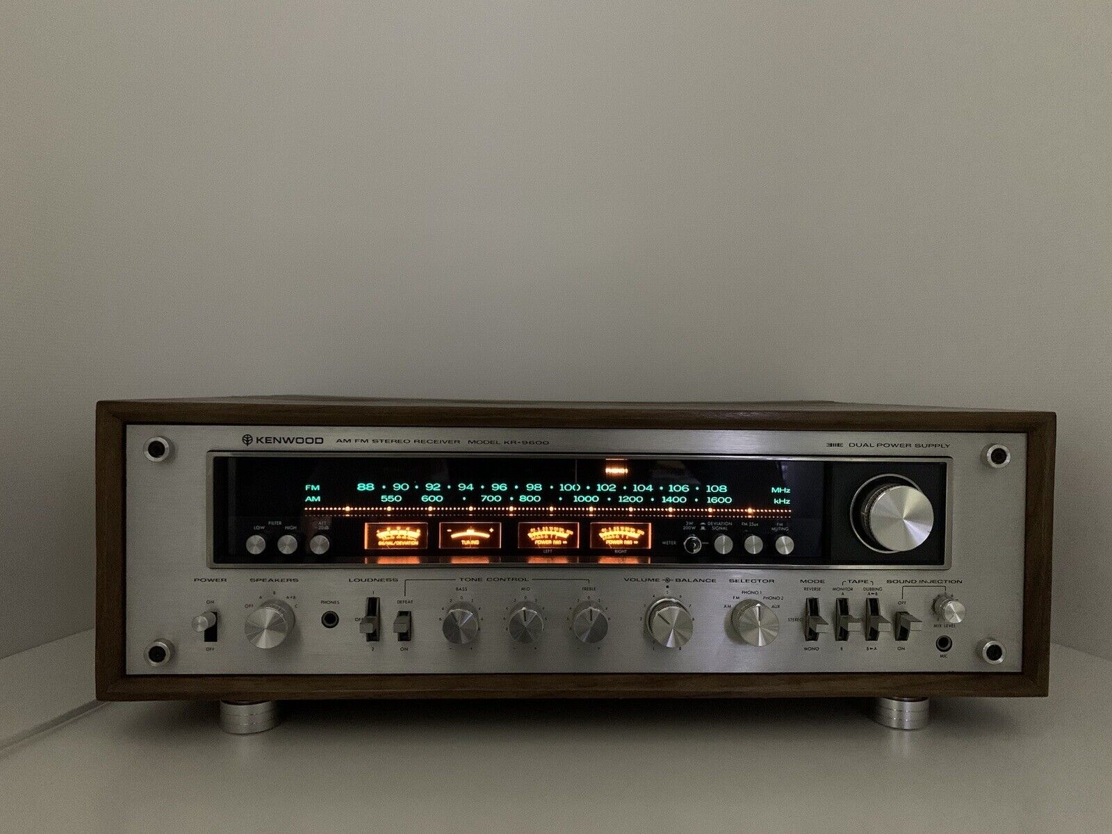 KENWOOD KR-9600 FM Stereo Receiver 2 X 160 Watts RMS Vintage 1976 WORK Good Look