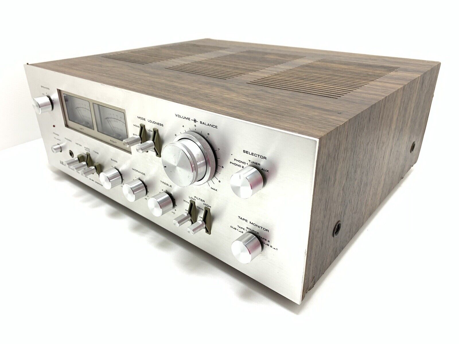 AKAI AM-2800 Stereo Amplifier 160 Watts RMS Vintage 1976 Working 100% Good Look