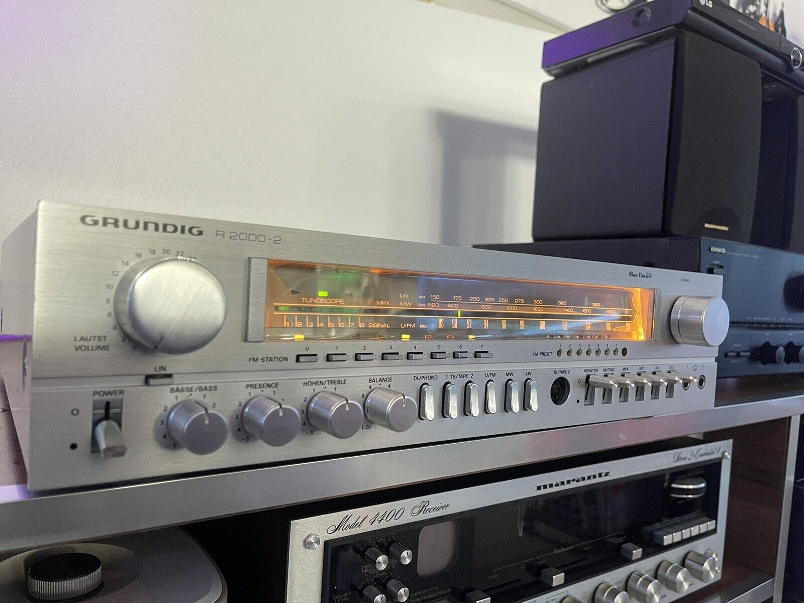 GRUNDIG R2000-2 Stereo Amplifier 2X50 WRMS Vintage 1980 Good Look AM/FM NOT WORK