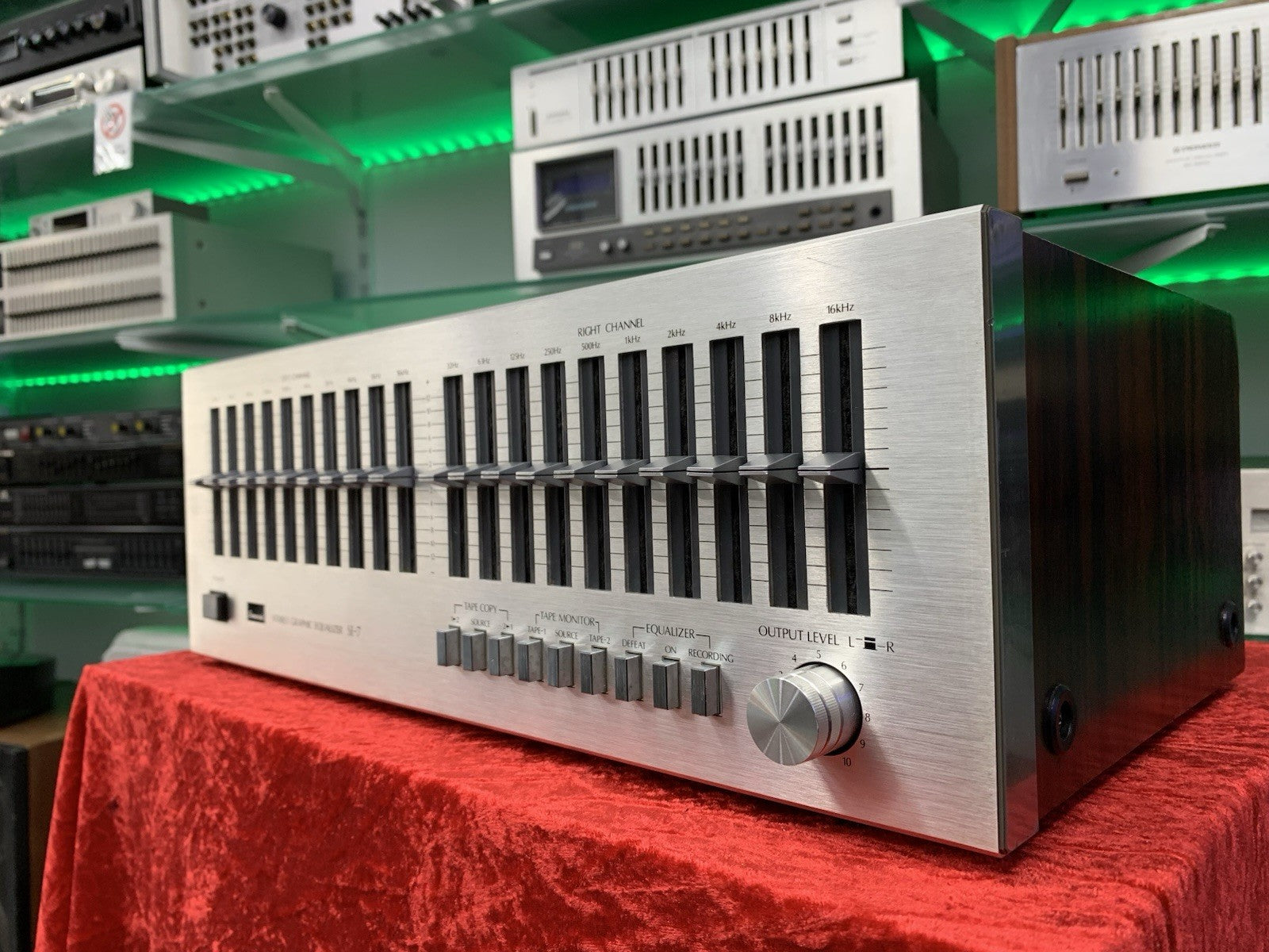 Sansui SE-7 Stereo Graphic Equalizer Vintage 1979 Wood Work Like New Good Look