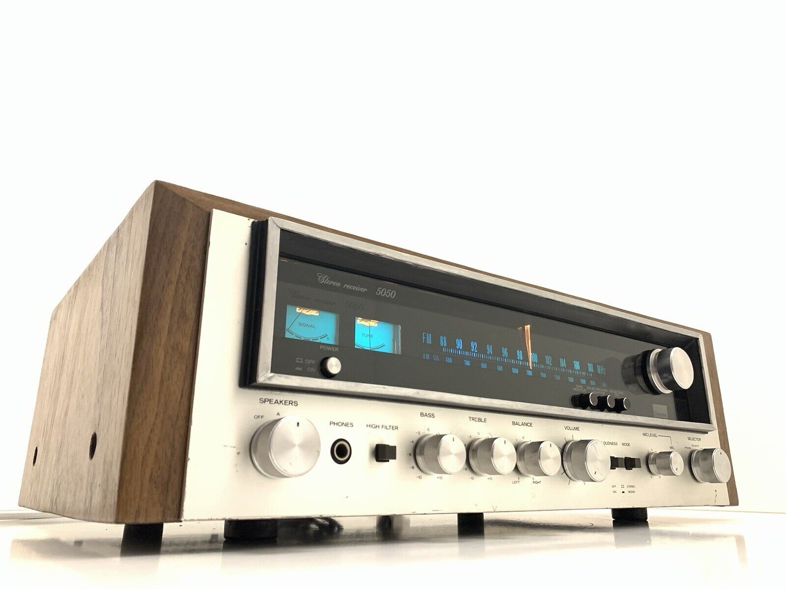 SANSUI 5050 AM/FM Stereo Receiver 30+30 Watts RMS Vintage 1976 Working Good Look