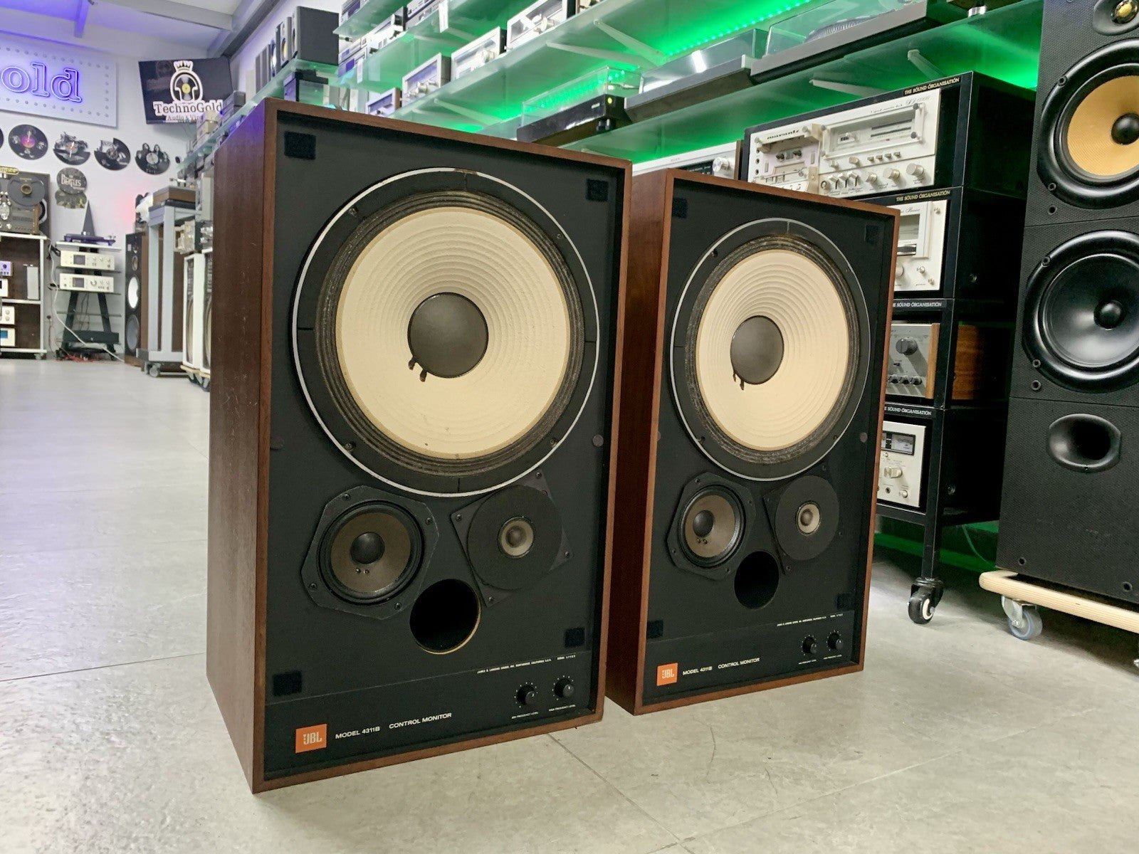 JBL 4311B LEGENDARY Studio Monitor Speakers Vintage 1975 Original WORK Perfect