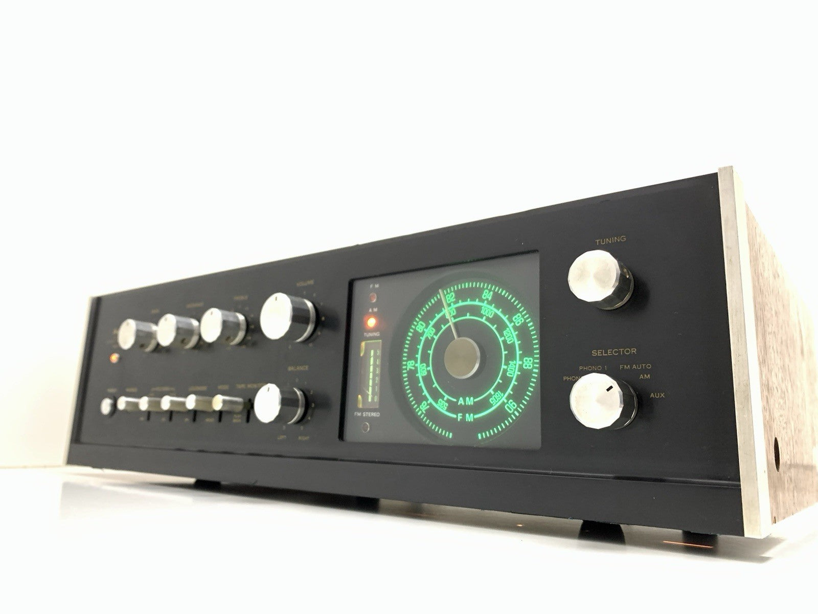 SANSUI TAC 505 Integrated Stereo Receiver 20+20 WRMS Vintage 1970 WORK Good Look