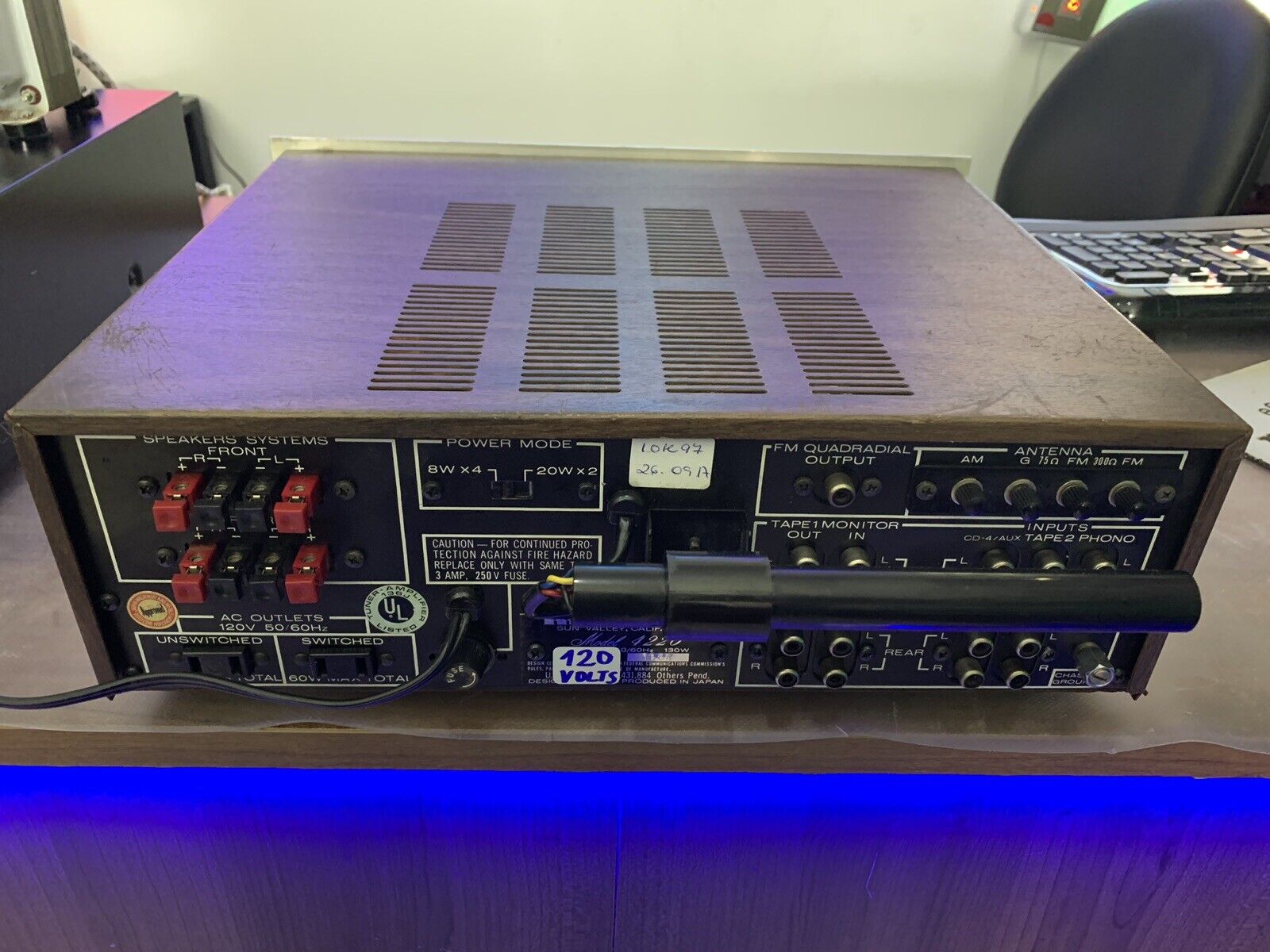 MARANTZ 4220 Receiver Stereo Quadradial Hi End 40 Wats RMS Vintage 1975 LIKE NEW