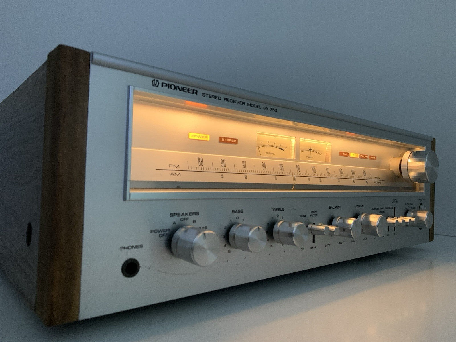 PIONEER SX 750 AM FM Stereo Receiver 50+50 Watts RMS Vintage 1976 WORK Good LOOK