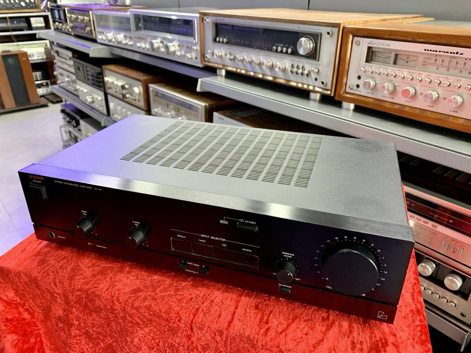 LUXMAN LV 110 Stereo Integrated Amplifier 35+35 W RMS Vintage 1988 WORK GoodLook
