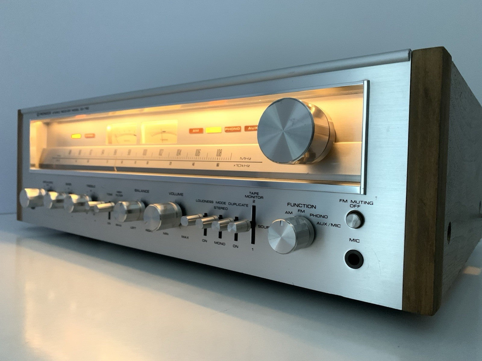 PIONEER SX 750 AM FM Stereo Receiver 50+50 Watts RMS Vintage 1976 WORK Good LOOK