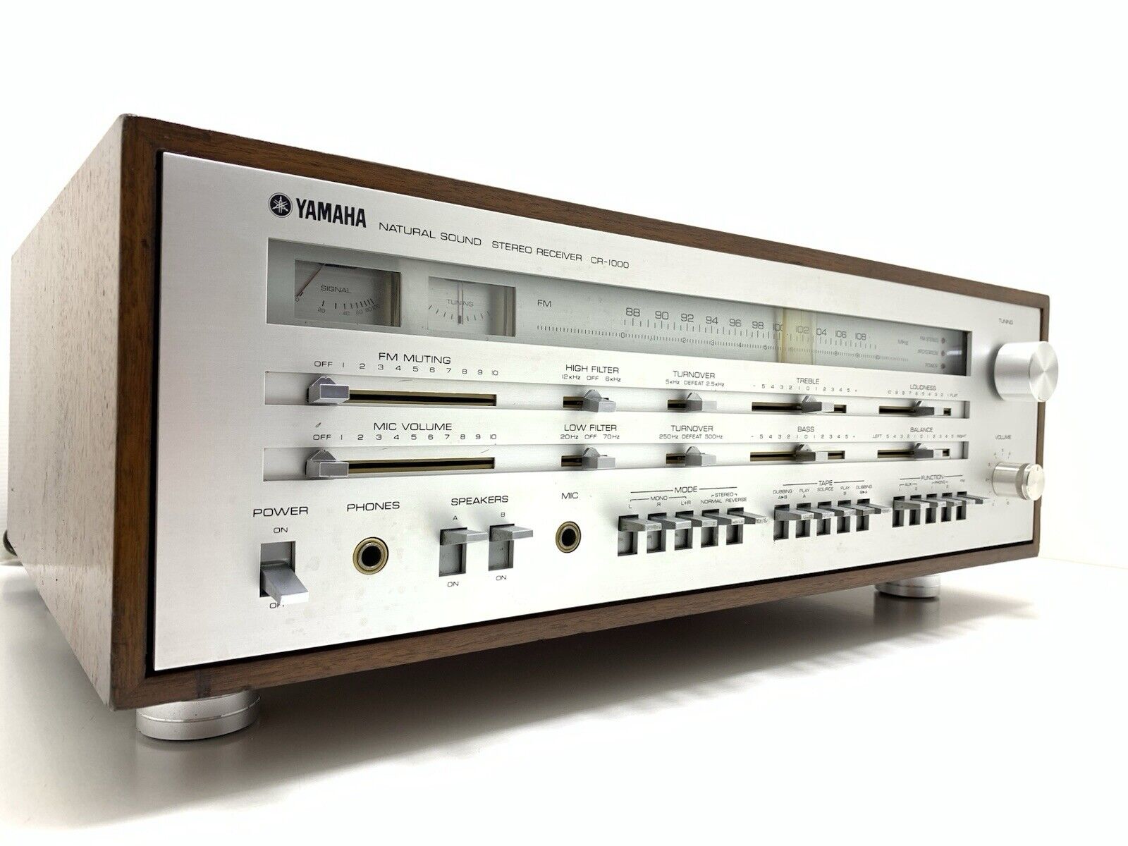 YAMAHA CR-1000 FM Stereo Receiver 70+70W RMS Vintage 1974 Refurbished Good Look